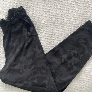 Lululemon camo print straight leg pants